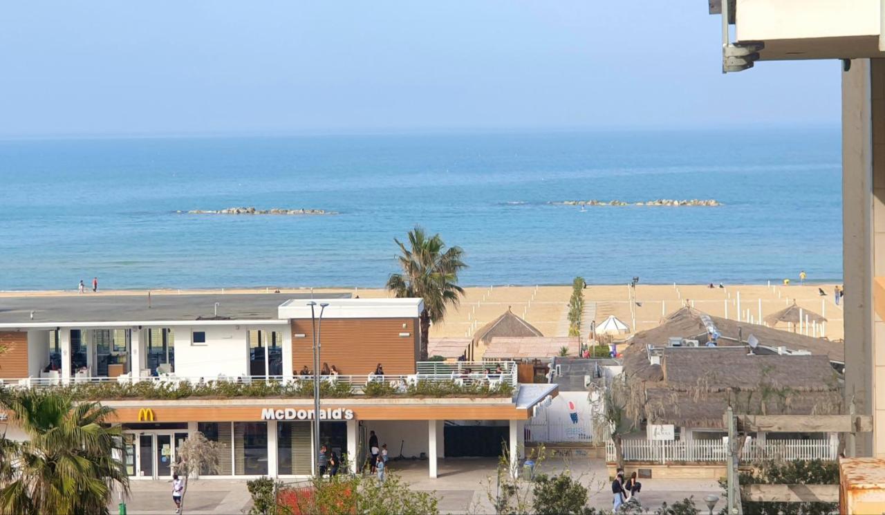 Regina Elena Al Mare Apartment Pescara Exterior photo